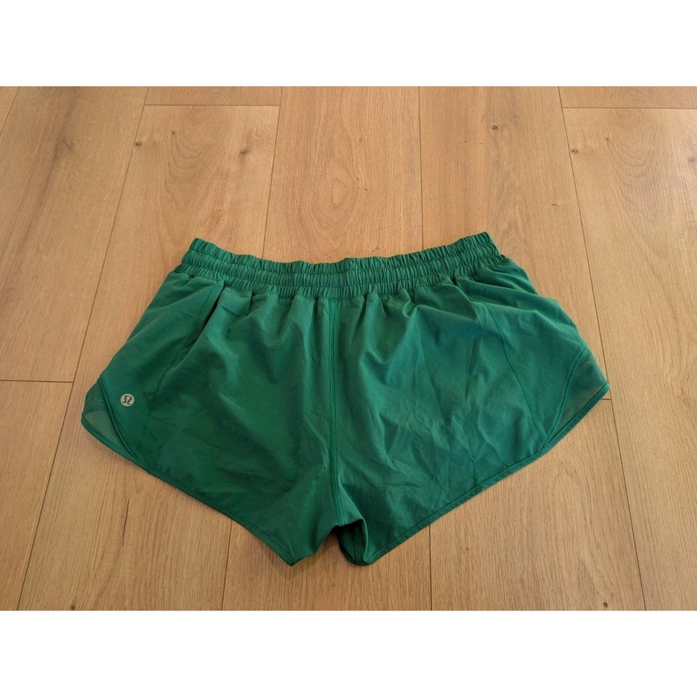 Lululemon Size 10 Hotty Hot Shorts Low Rise LR 2.5 Lined CASG Cascadia Green
